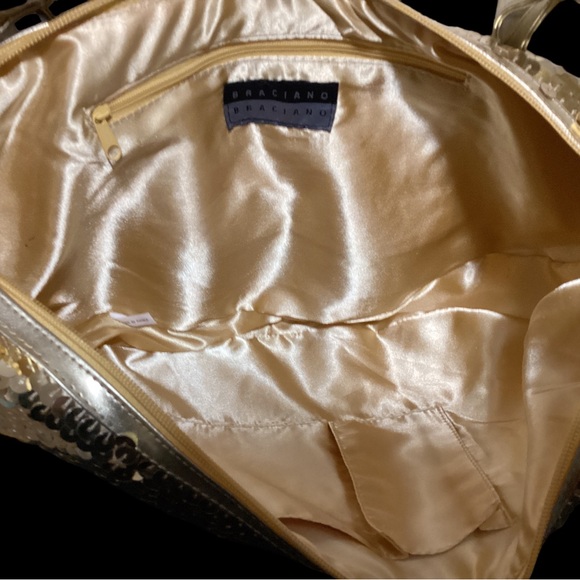 Unique shoulder bag - Picture 2 of 2